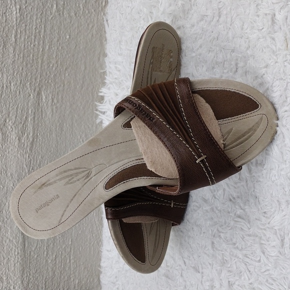 Patagonia Brown Leather Suede Ruching Upper Round Open Toe Slide Flat Sandal - Picture 1 of 16